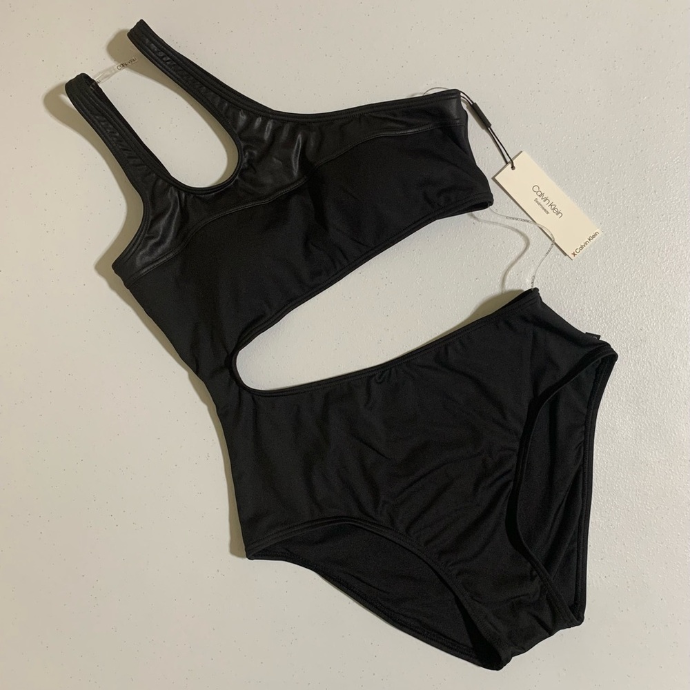 Calvin Klein One-Shoulder Cutout One-Piece Swimsuit-Size M NWT